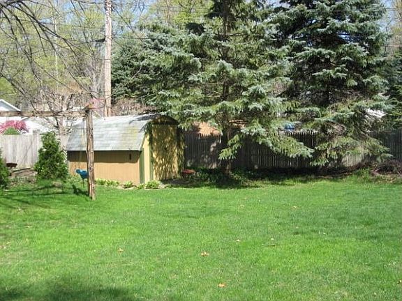 4th image of 2198 Saint James St