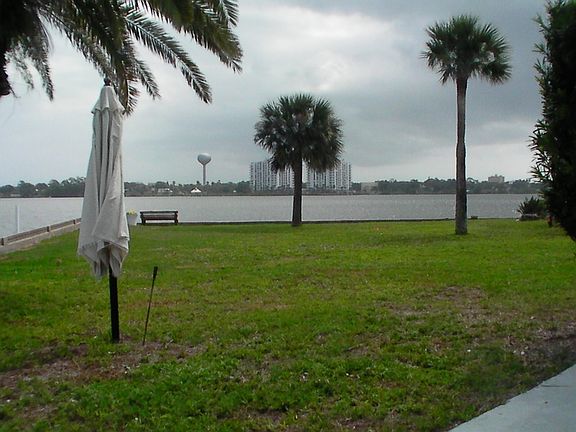 5th image of 433 Silver Beach Dr