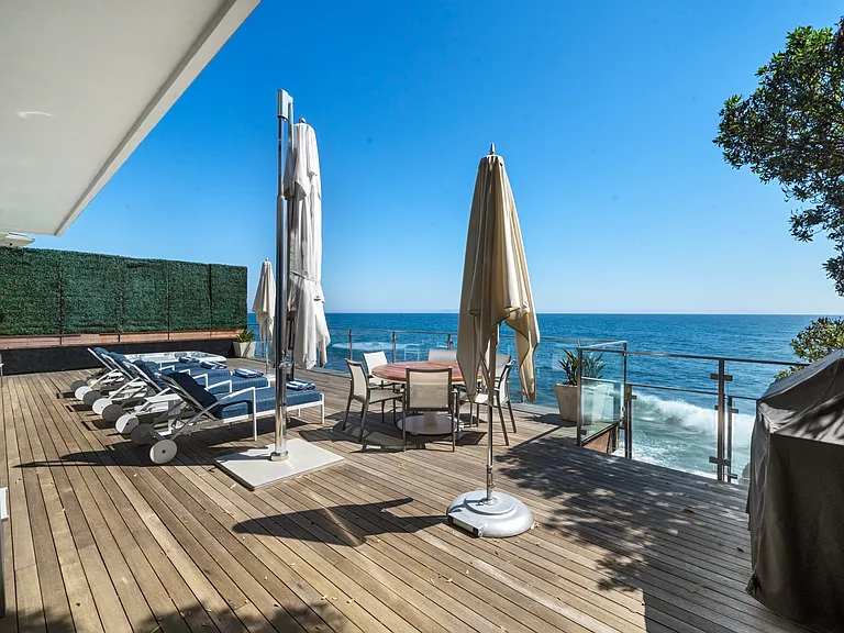 24380 Malibu Rd — Photo 17