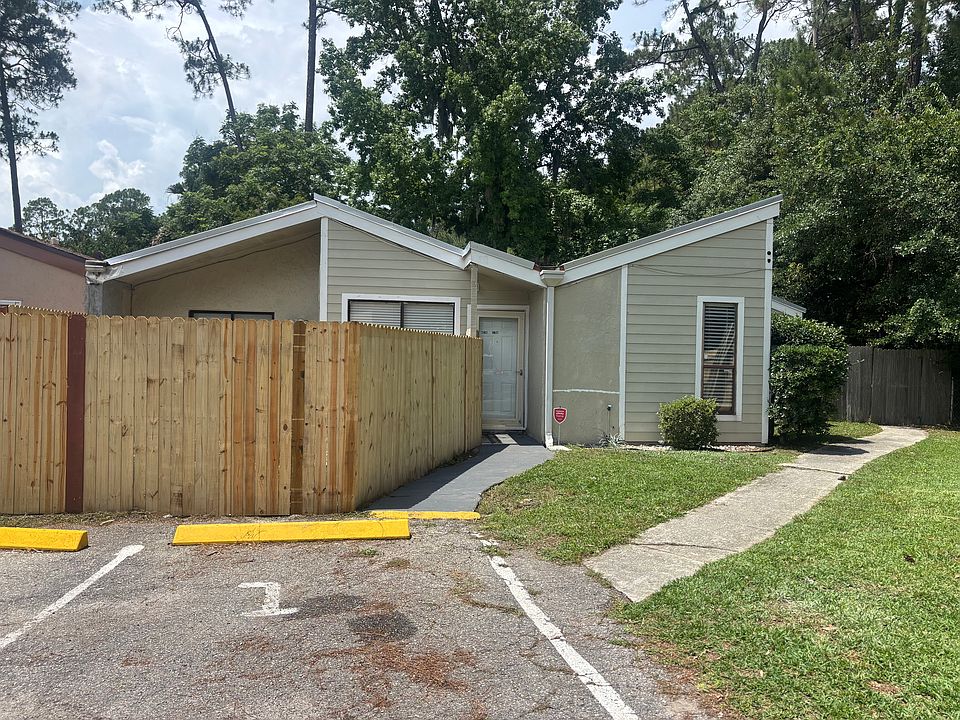 1st image of 2483 Whispering Woods Blvd APT 1