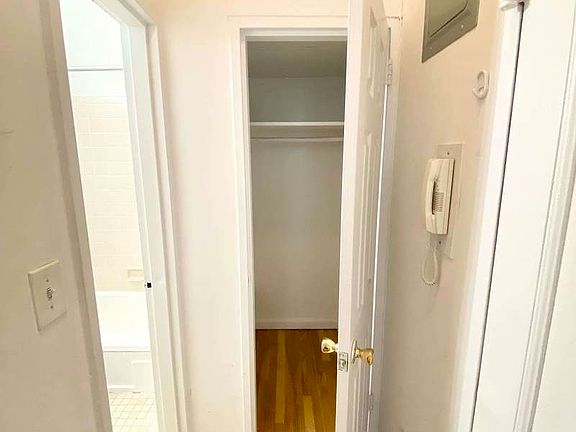 5th image of 347 E 76th St APT 1a