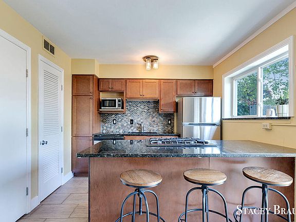 4th image of 2420 Abbington Dr SE #40