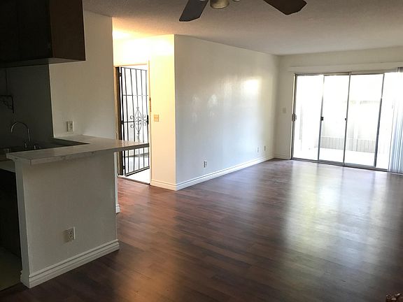 5th image of 800 Coriander Dr Unit D
