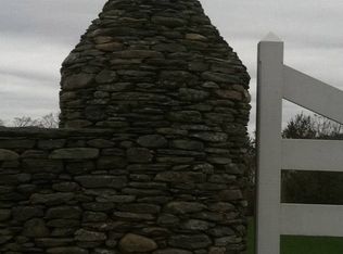 133 Lilac Ln, Portsmouth, RI 02871