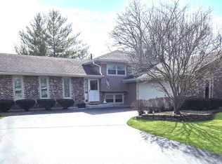 30W285 McGregor Ln, Naperville, IL 60563