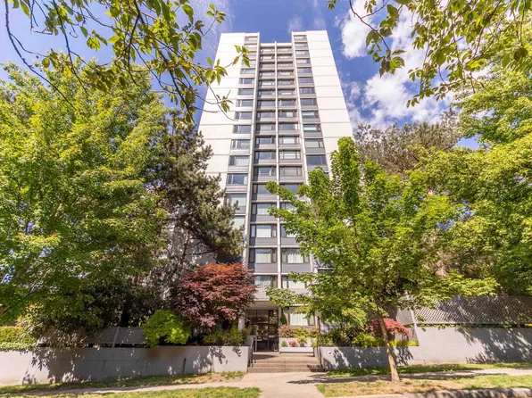 1725 Pendrell St #1501, Vancouver, BC V6G 2X7