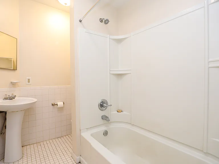 144 Saint James St #1A — Photo 10