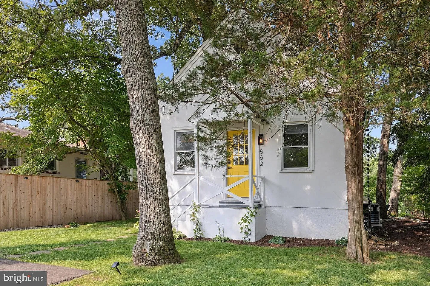 3 bed, 2.0 bath, 990 sqft, $3,800 — Photo 4