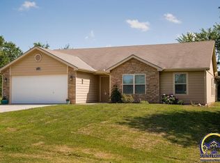 8065 Chicasha Ln, Ozawkie, KS 66070