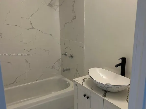 2201 Havana Dr, Miramar, FL 33023