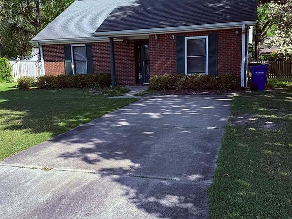 2nd image of 1695 Cumberland Pl