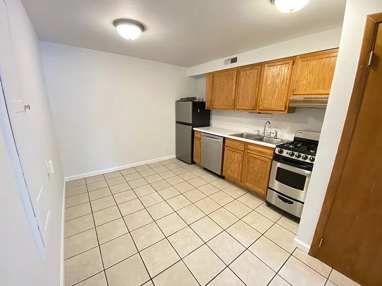 Summit St 1770 1770 — Photo 21