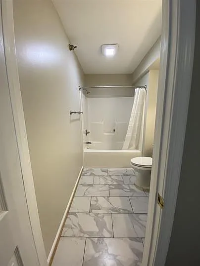 205 N Market St — Photo 4
