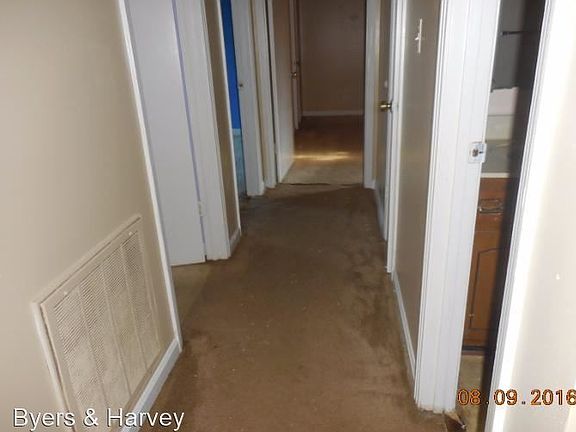 4th image of 393 Elaine Dr