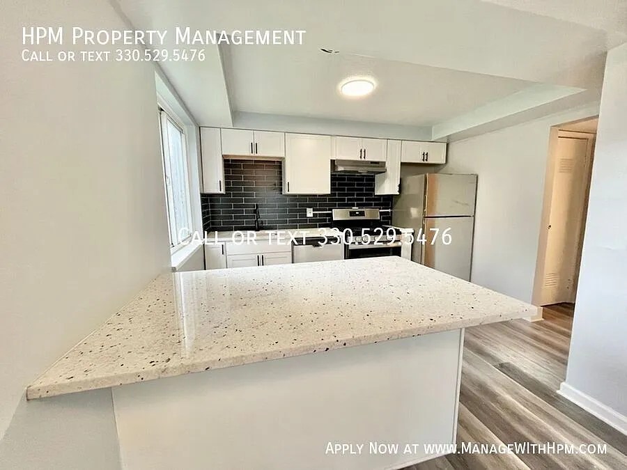One month free 13-month lease — Photo 3