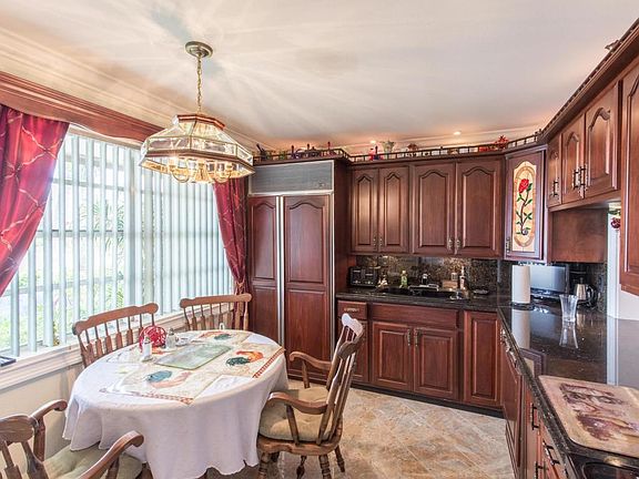 4th image of 156 Lake Anne Dr #156