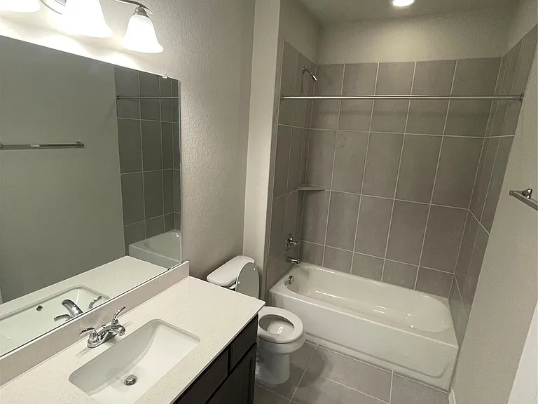 2801 Winding Creek Rd — Photo 5
