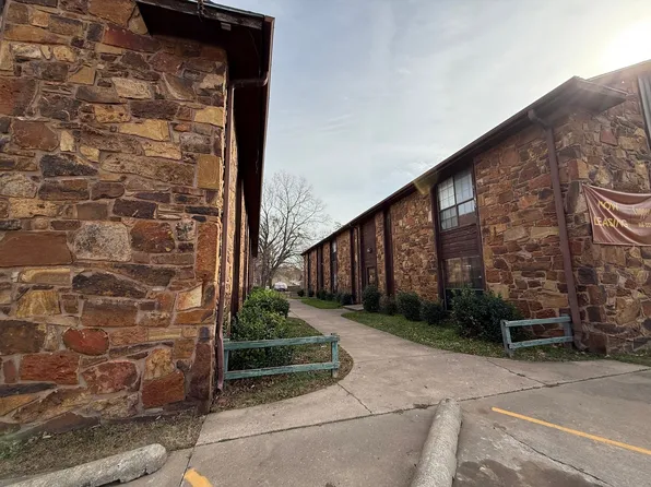 412 S Wyandotte Ave, Bartlesville, OK 74003