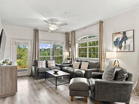 5th image of 1043 Golf Drive #3-2
