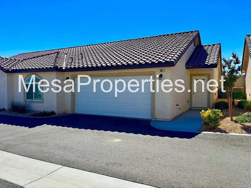 2 bed, 2.0 bath, 1048 sqft, $2,095 — Photo 3
