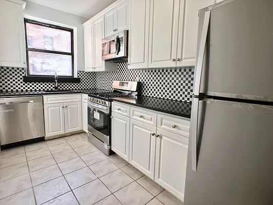 Rented by Compass | media 22