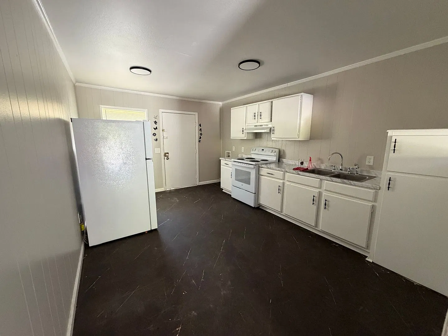 656 Hamilton St — Photo 2