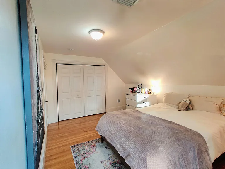14 Edison Grn #3 — Photo 14