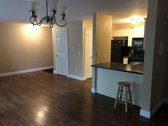 4th image of 122 Burke Ave APT 30