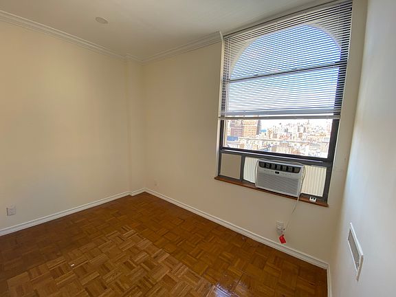 4th image of 304 W 92nd St APT 8K
