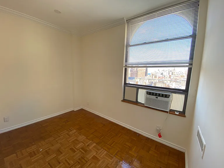 304 W 92nd St #8K — Photo 4