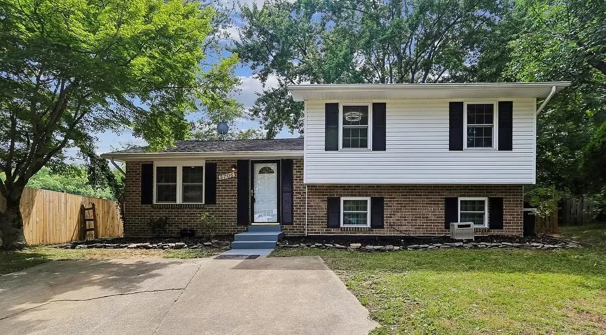 4 bed, 1500 sqft, $3,950 — Photo 1