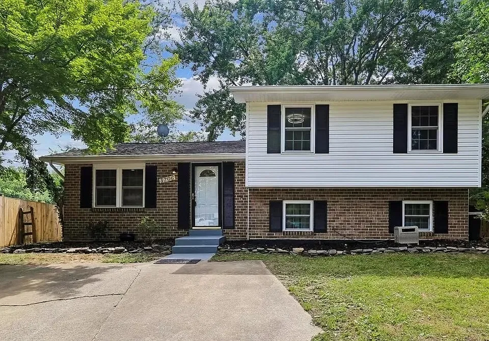 5706 Oak Apple Ct