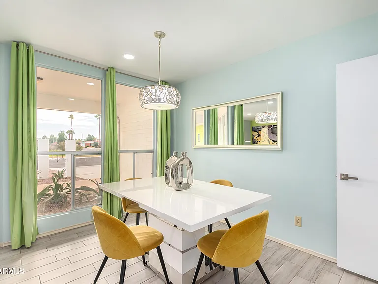 4428 W Laurie Ln — Photo 6