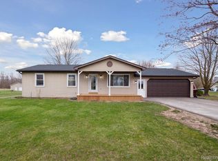 5469 Hogback Rd, Fowlerville, MI 48836