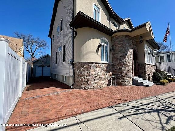 2nd image of 213 Lincoln Ave