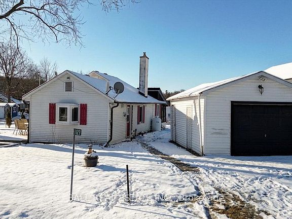 4th image of 1129 McCarthys Point Rd
