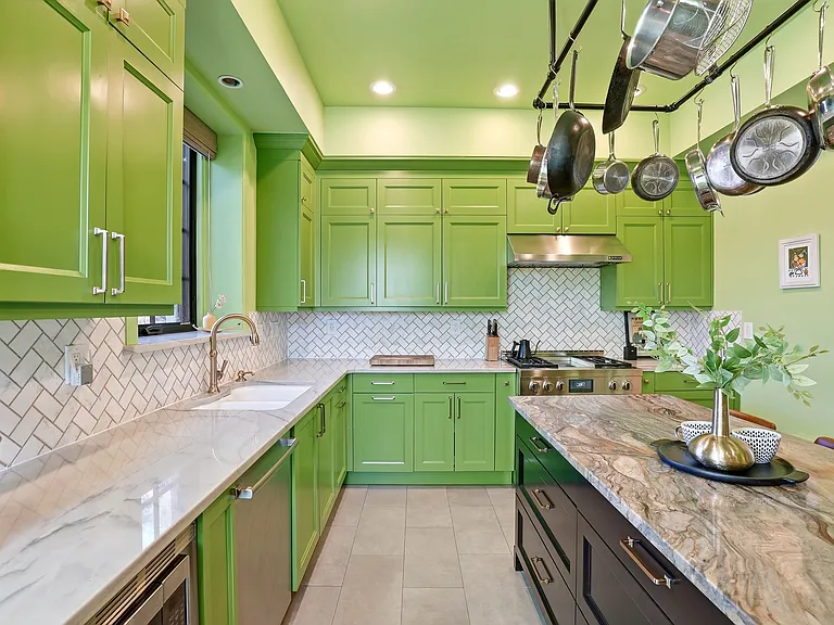9000 Monaco St #8 — Photo 45