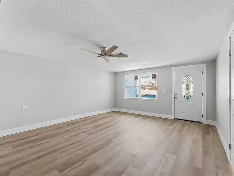 7608 Yachtsman Dr — Photo 3