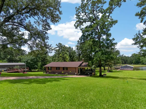 7344 Panorama Dr E, Frankston, TX 75763