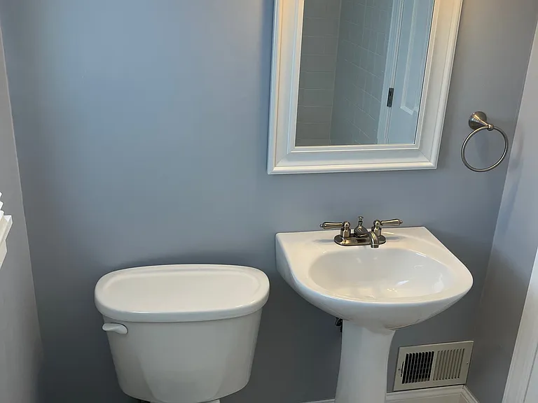 Second Floor Full Bathroom