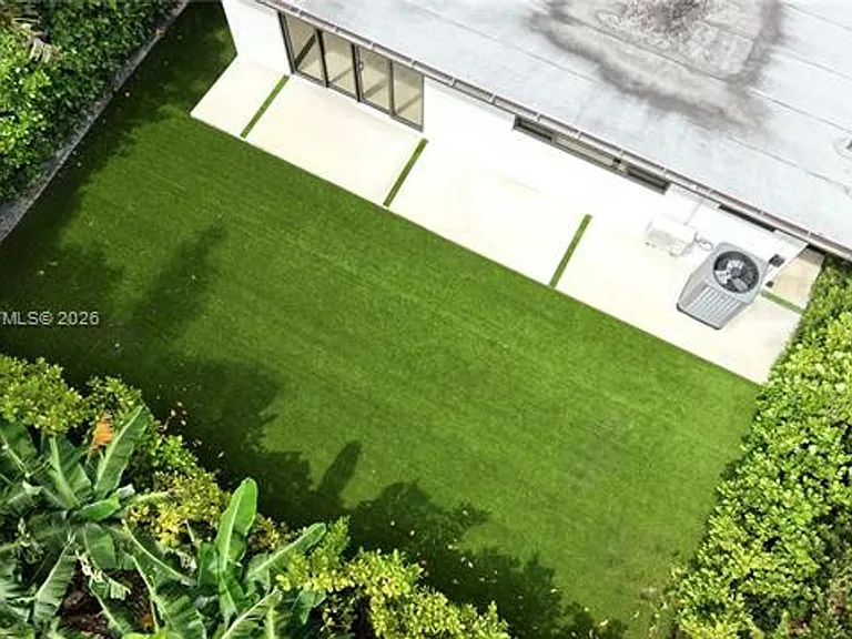 8811 Carlyle Ave — Photo 50