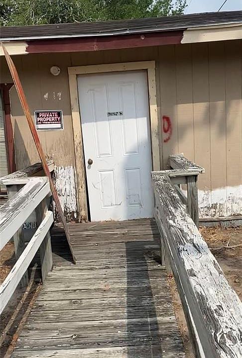 1st image of 417 N Cottonwood Ave