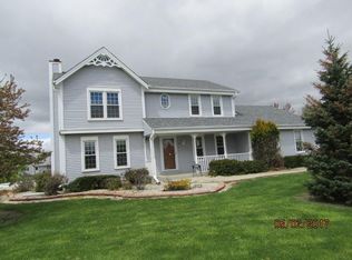 28926 Sunflower Ln, Waterford, WI 53185