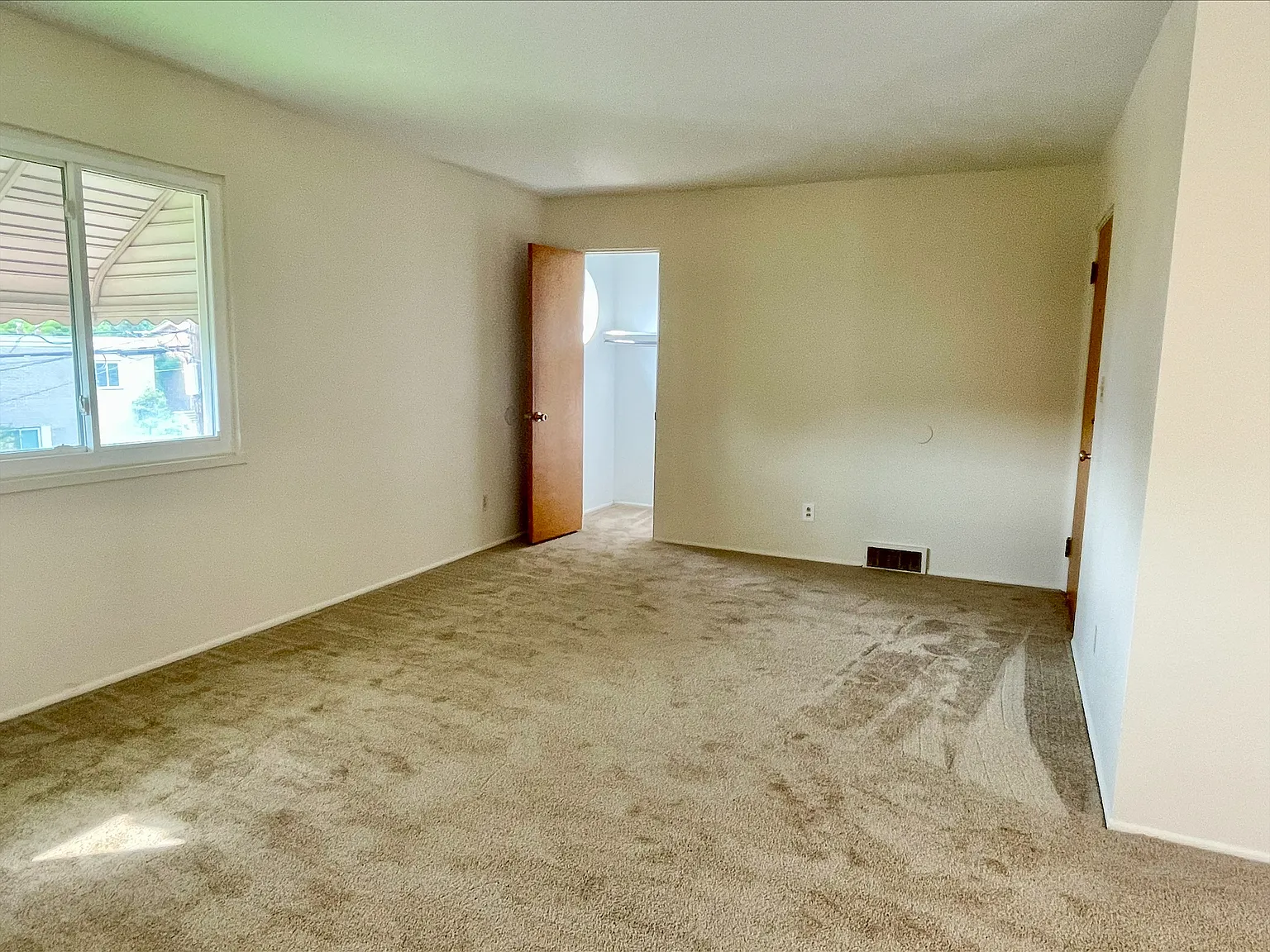 2 bed, $945 — Photo 3
