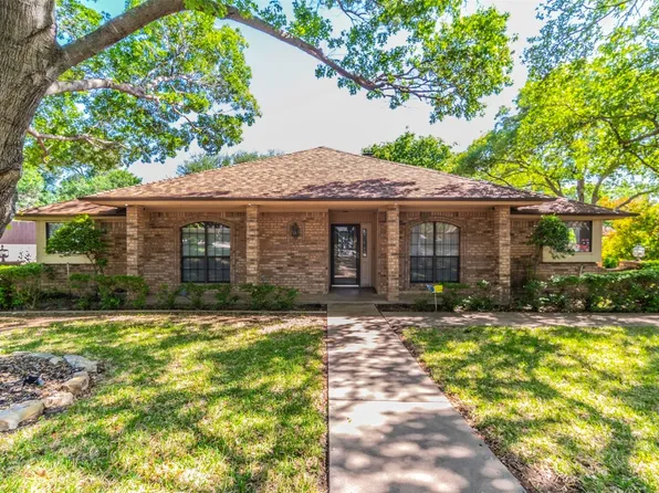 6217 Longhorn Trl, Lake Worth, TX 76135