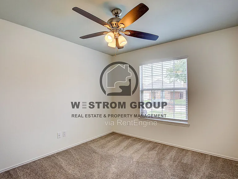 10200 Pear St — Photo 35