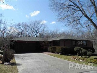 70 Grove Pl #A, Pekin, IL, 61554