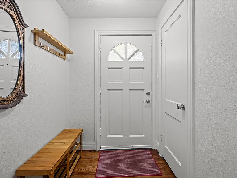 2311 Addison Rd — Photo 25