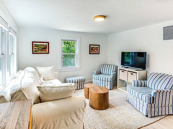 3rd image of 126 Norris Ln