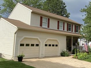 1911 E Beech Rd, Sterling, VA 20164